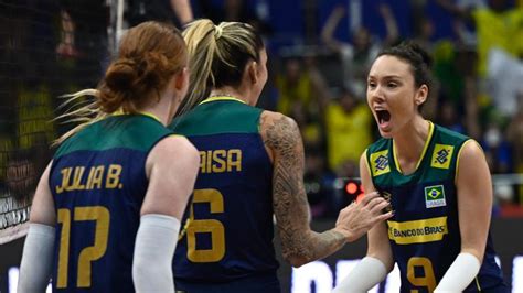 Vôlei Brasil freia reforço do Flu e vence Sérvia em jogo emocionante