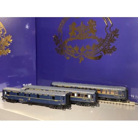 COFFRET DE 3 VOITURES CIWL TRAIN BLEU ECHELLE N EpIII PAR ARNOLD HN4401