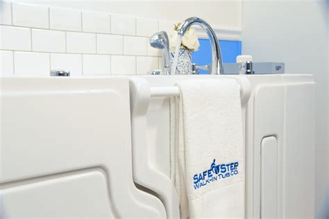 User's Guide to Walk-In Tubs | Made in the USA | Safe Step Tub