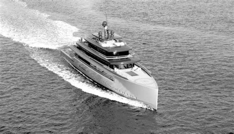 Luxury Yachts with Helipads For Sale | YACHTZOO