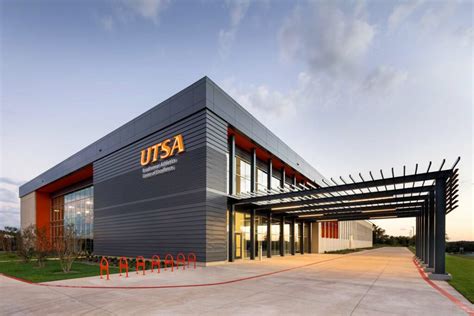 UTSA Roadrunner Athletics Center of Excellence brings wins to both football and construction ...