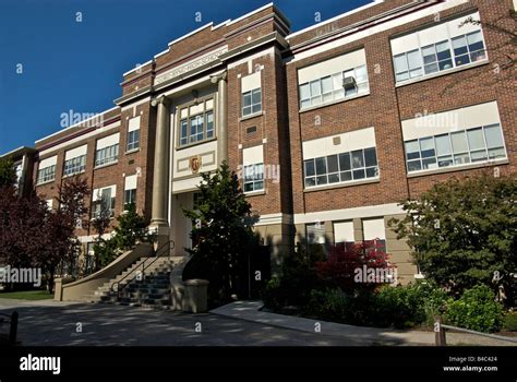 Lord Byng public secondary high school in Vancouver British Columbia ...