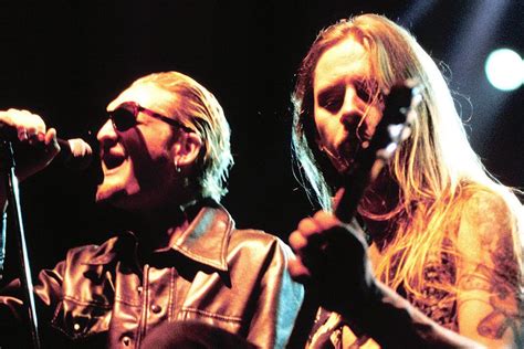 Jerry Cantrell S Farewell To Layne Staley Through An Alice In Chains Song