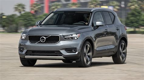 Volvo Xc T Momentum First Test Review Philosophizing Fashion