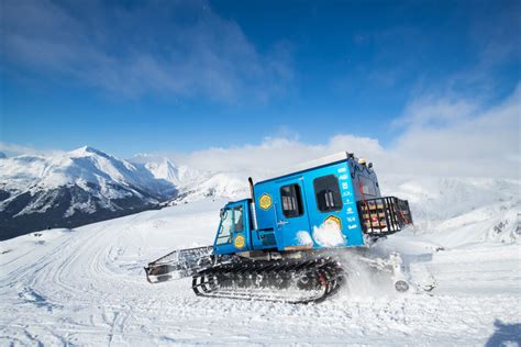 Snowcat Skiing - Chugach Powder Guides