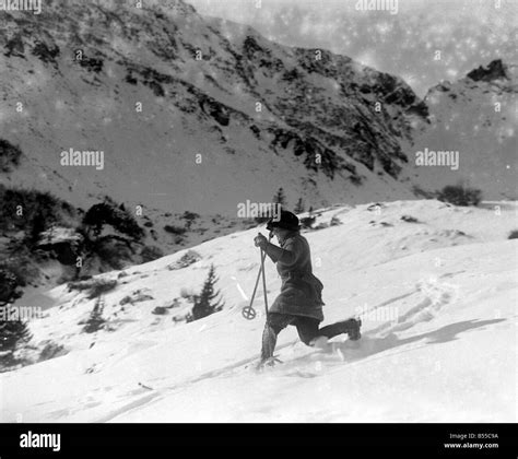 Murren skiing Black and White Stock Photos & Images - Alamy