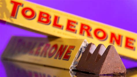 Il Tait Une Fois Toblerone Un Triangle De Chocolat Tenant Une Barre