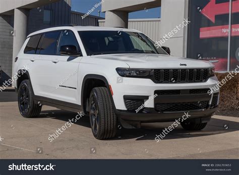 144 Jeep Grand Cherokee 2023 Images, Stock Photos & Vectors | Shutterstock