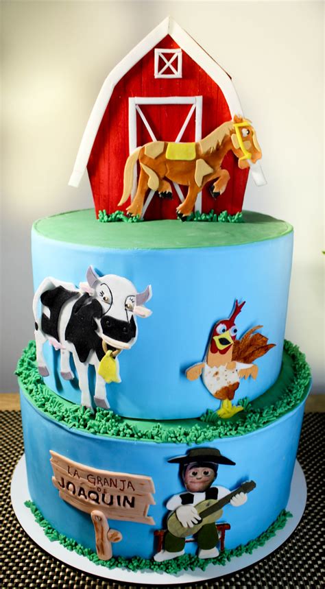 Torta Forrada con los animales de la Granja La vaca Lola Percherón