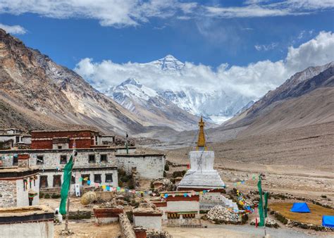 Visiting monasteries in Tibet | Audley Travel US