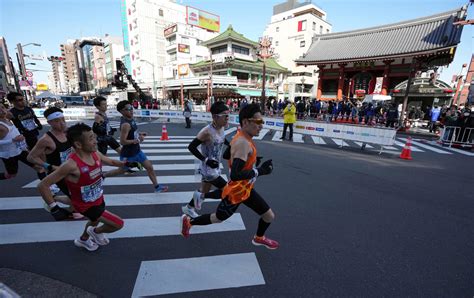 猫ひろし、東京マラソン完走「2時間29分29秒（肉球、肉球）お疲れさまでした、ニャー」 お笑い写真ニュース 日刊スポーツ