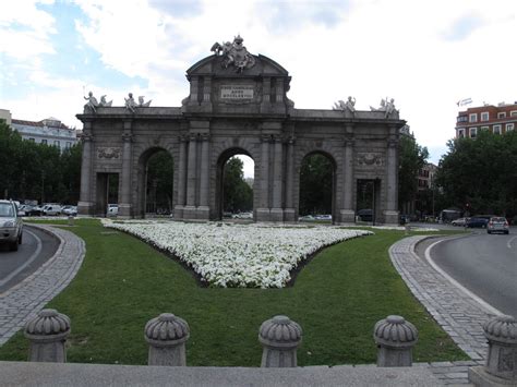 La Puerta De Alcal What To See In Madrid