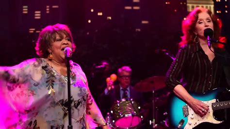 Behind The Scenes Bonnie Raitt And Mavis Staples Youtube