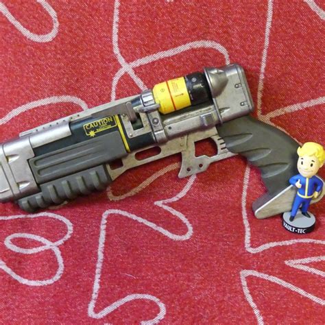 3D Print of Fallout 4 - Laser Pistol by GenericDave