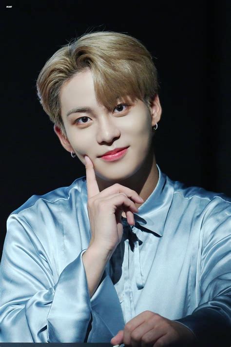 ATEEZ Member Jongho Suffers Leg Injury To Go On A Break Asian Herald