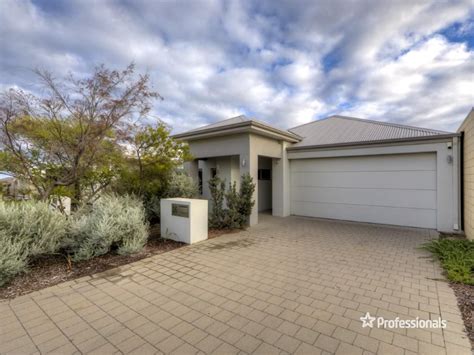 16 Mackerel Circuit Alkimos Wa 6038 House For Rent 620 Domain