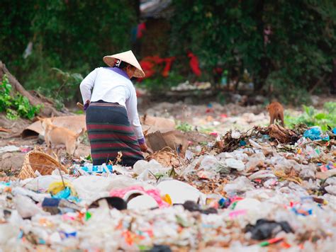 Pollution sources of macro- and microplastics - WUR