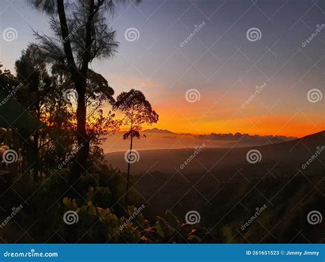 Sunrise At Kintamani Mountain Bali Stock Image Image Of Savanna