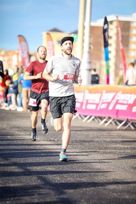 running   race sam  king