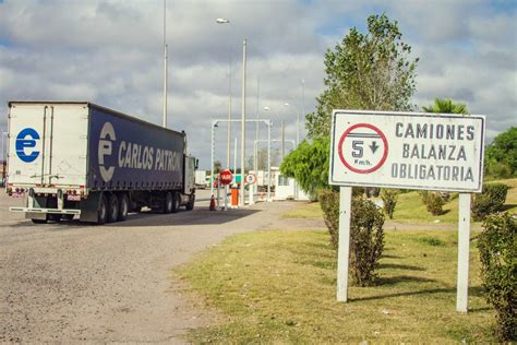 Puentes Vallados Y Control Militar En La Frontera Con El Uruguay