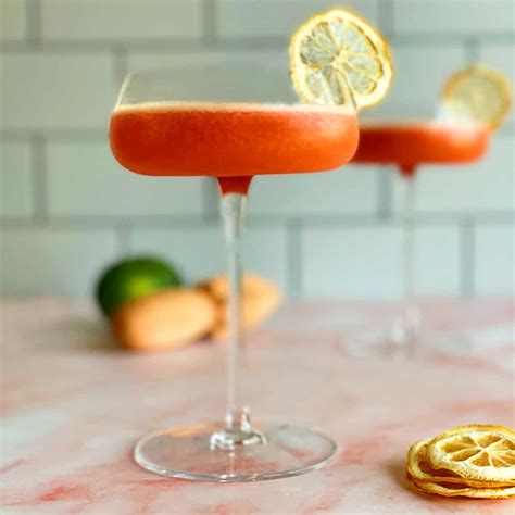 20 Passionfruit Cocktails With Easy Recipes