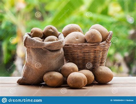 Pommes De Terre Crues Photo Stock Image Du Pile Panneaux