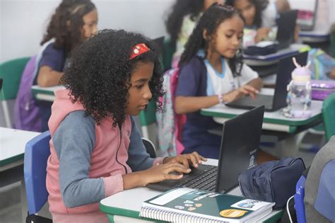 Prefeitura De Aracaju Revoluciona Educa O Municipal Programa