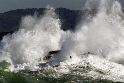 Las olas que deja el temporal en el Cantábrico Fotogalería Sociedad