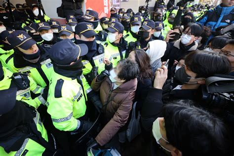 “간첩을 이렇게 공개적으로 잡나” 尹대통령 저격한 민주노총 시사저널