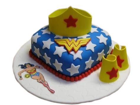 Props Wonder Woman Theme Cake