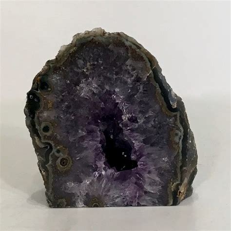 Small Amethyst Geode Cave (T4777) - TYSON - DECORATIVE LIGHTING AND ...