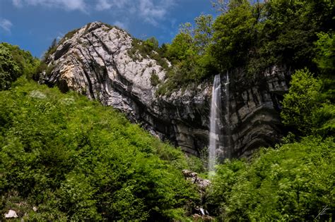 Le Chapeau De Gendarme Saut Du Chien Et Cascade Du Moulin D Aval