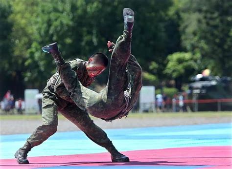 國軍營區開放 阿帕契直升機受矚目 軍事 中時