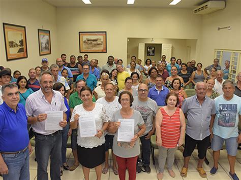 Prefeitura De Colina Entrega Termos De Quita O Para Moradores Do