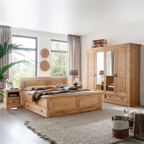 Landhausmöbel für das Schlafzimmer als Möbel Set aus Kiefer Voeca 4