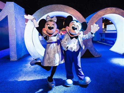 Disney Disneyland Resort Arranca El Celebrando Sus A Os