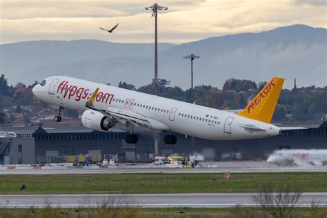 TC RBJ Airbus A321 251NX Pegasus Airlines LFLL Lyon Flickr