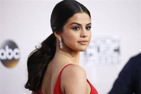 Selena Gomez Took 2 Years Off Social Media Because It Was Tearing Her