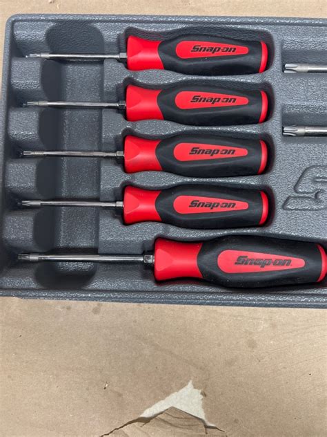 Snap On TORX T8 Thru T45 9 PC Screwdriver Set Red Instinct Soft Grip