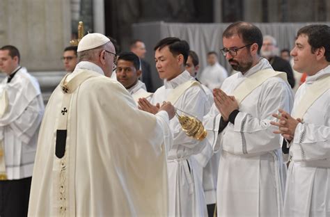 Pope to new priests: Be merciful - Vatican News