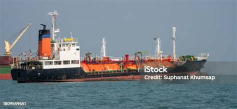 kapal minyak lpg kapal tanker floating storage unit impor ekspor minyak