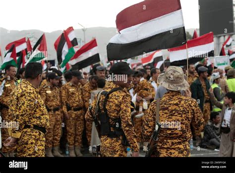 Sanaa Sanaa Yemen 29th Dec 2023 Houthi Troopers Hold A Yemeni Flag