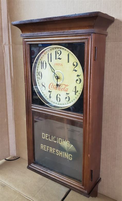 Vintage Drink Coca Cola Clock Delicious Refreshing Battery Op Regulator