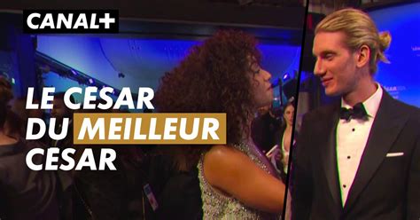 Paul Mirabel au micro de Lena Situations Tapis Rouge des César 2024