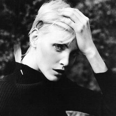 Nadja Nadjaauermann Look S Ph Mariotestino Mood Summer Shadow Eyes Makeup Blonde