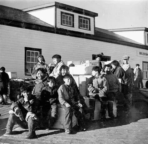 Inuit People Before And After Brutal Government Intrusion [41 Photos]