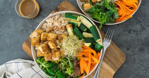 Tofu sauté à la sauce soja et au beurre de cacahuètes