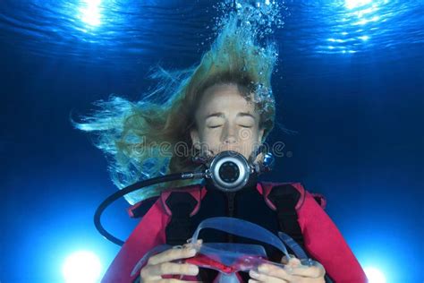 3 630 Female Scuba Diver Stock Photos Free Royalty Free Stock