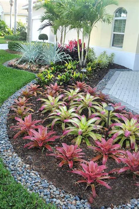 28 Refreshing Tropical Landscaping Ideas - Page 14 of 28