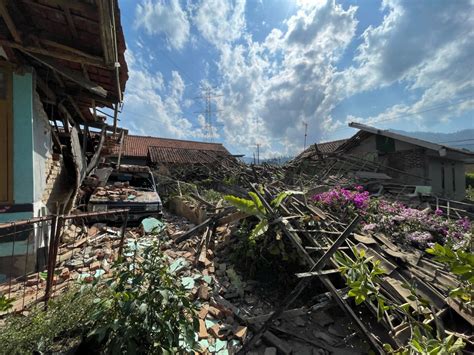 Gempa M Bandung Kecamatan Kertasari Porak Poranda Okezone News